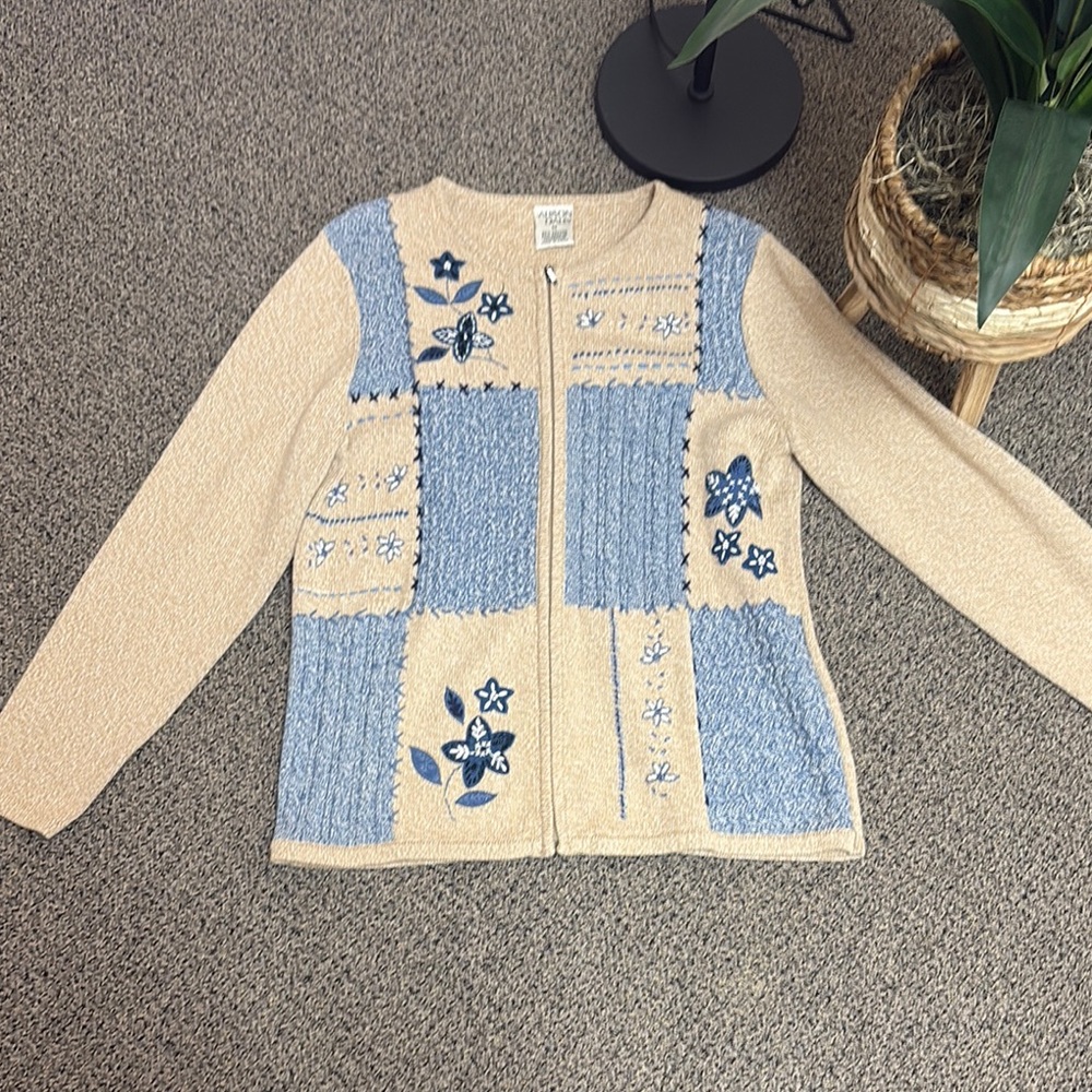 Blue and Cream Floral Women's Sweater. Zipper Jacket.